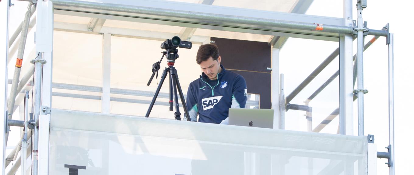 足球分析师是怎么分析足球的,职业足球分析师