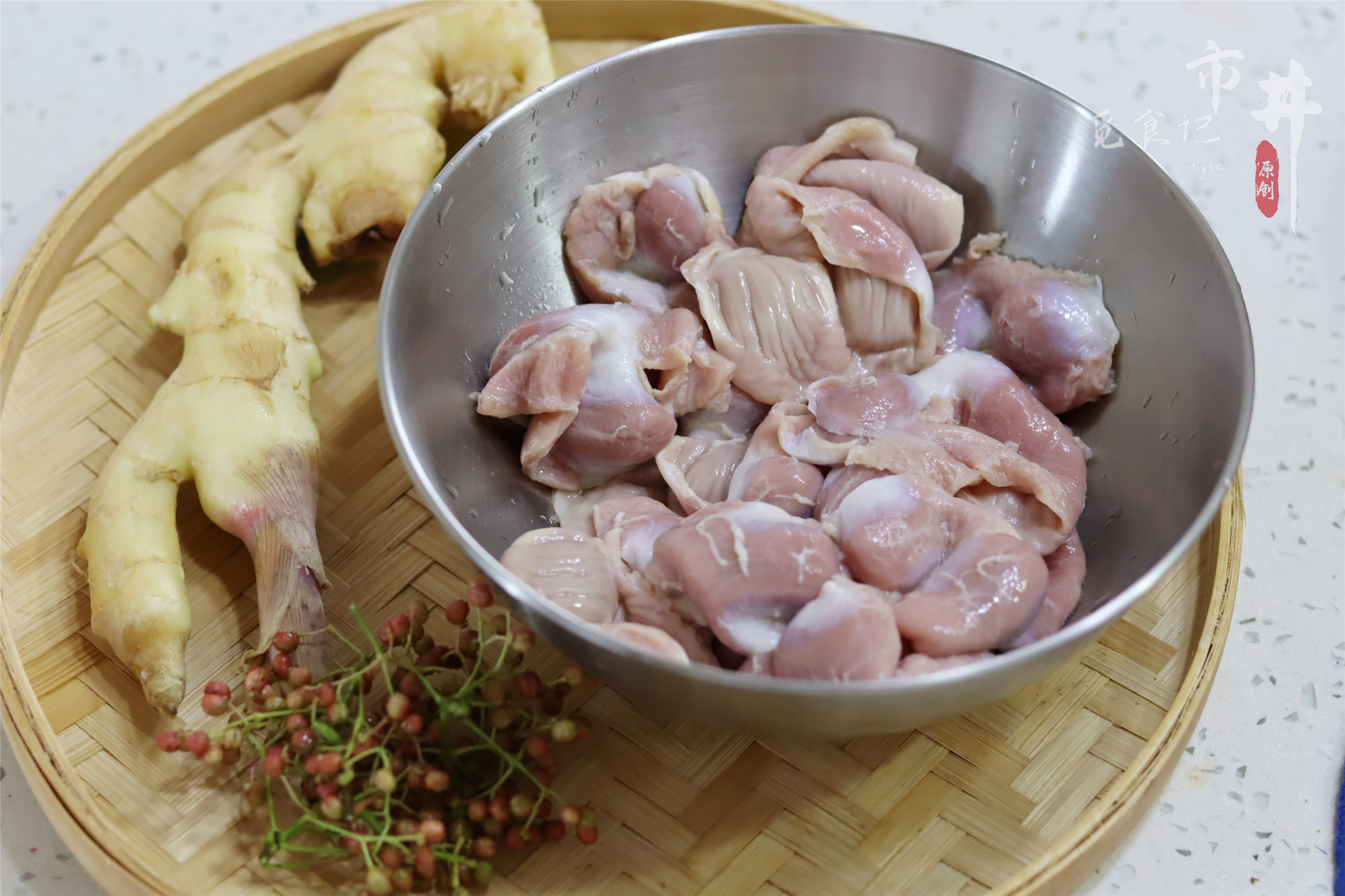 仔姜泡椒炒鸡胗,鸡胗跟什么炒都好吃