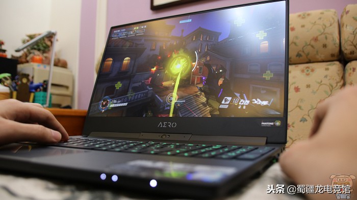 技嘉aero15xv8详细评测,技嘉游戏本aorus15x