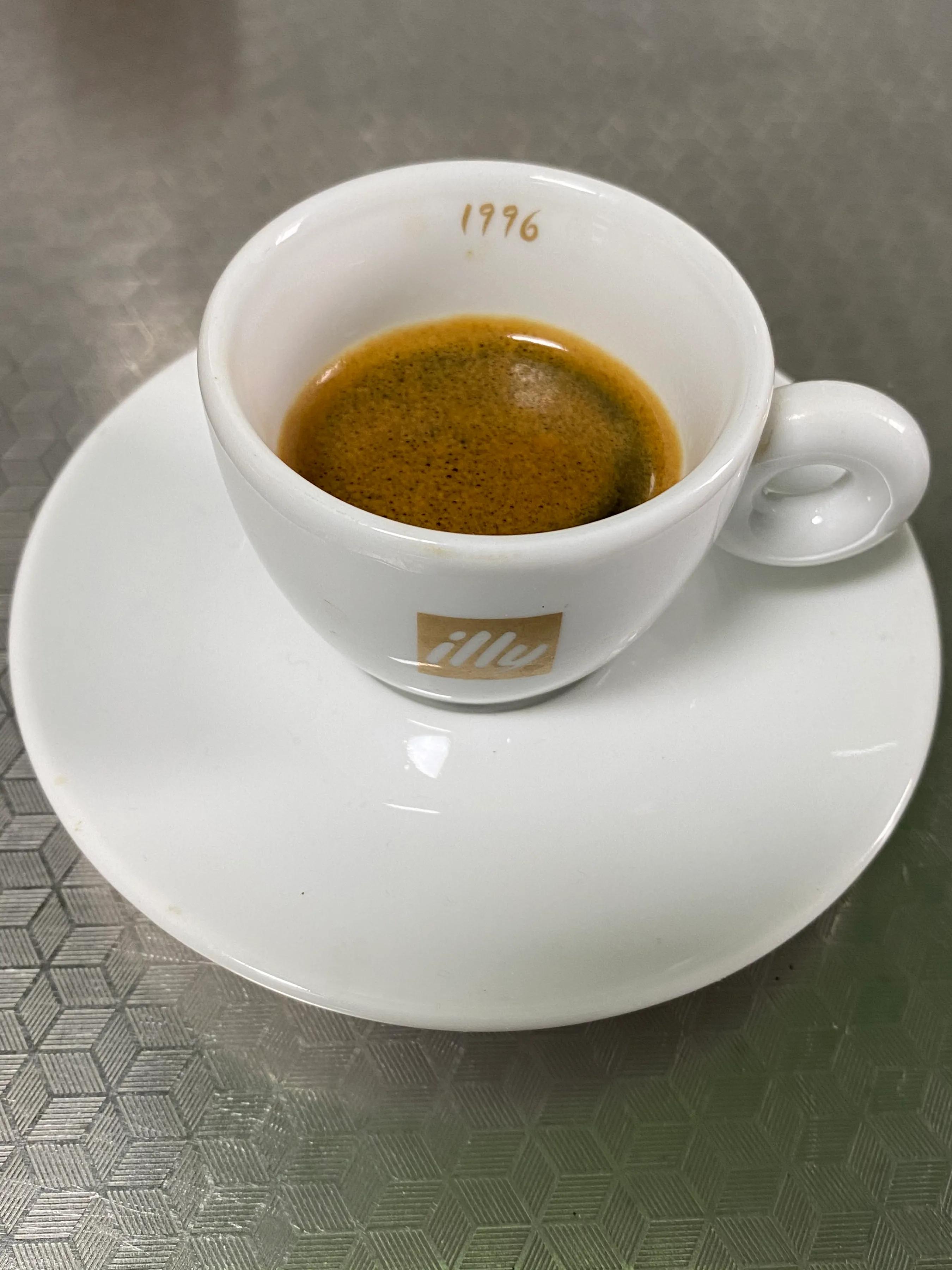 摩卡壶煮一人份的咖啡,煮一杯冰咖啡