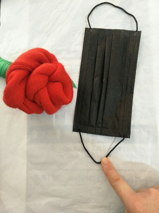 眼镜总是往下滑有什么妙招,眼镜容易滑落怎样调整眼镜框架