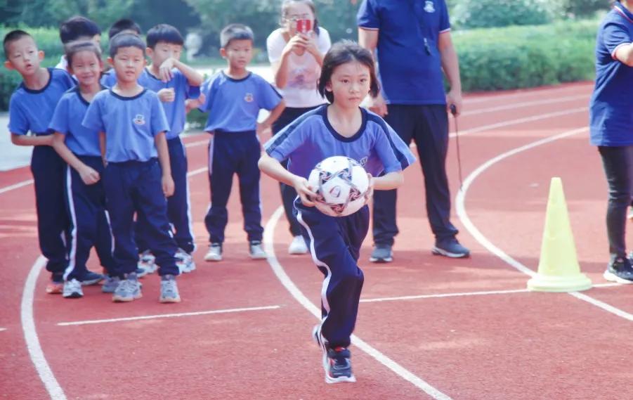 潍坊光正·潍州外国语学校童心向*党**，超越梦想。2021年秋季运动会掠影