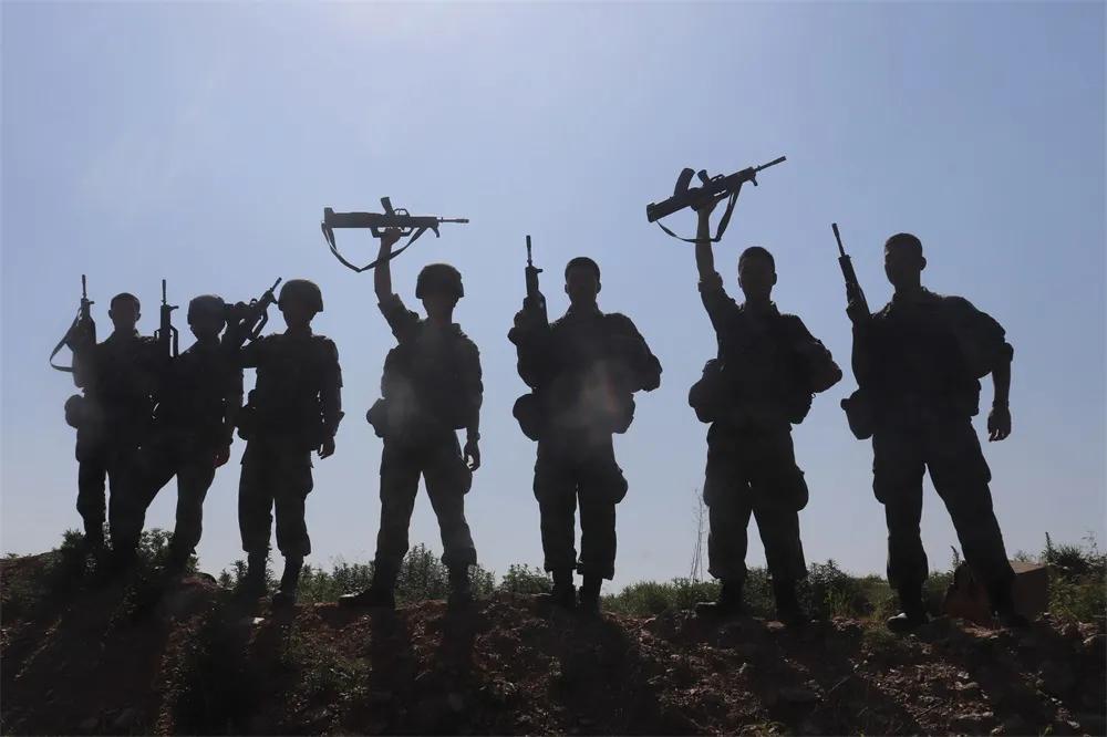 第71集团军“济南第一团”这个连队，为啥这么牛？