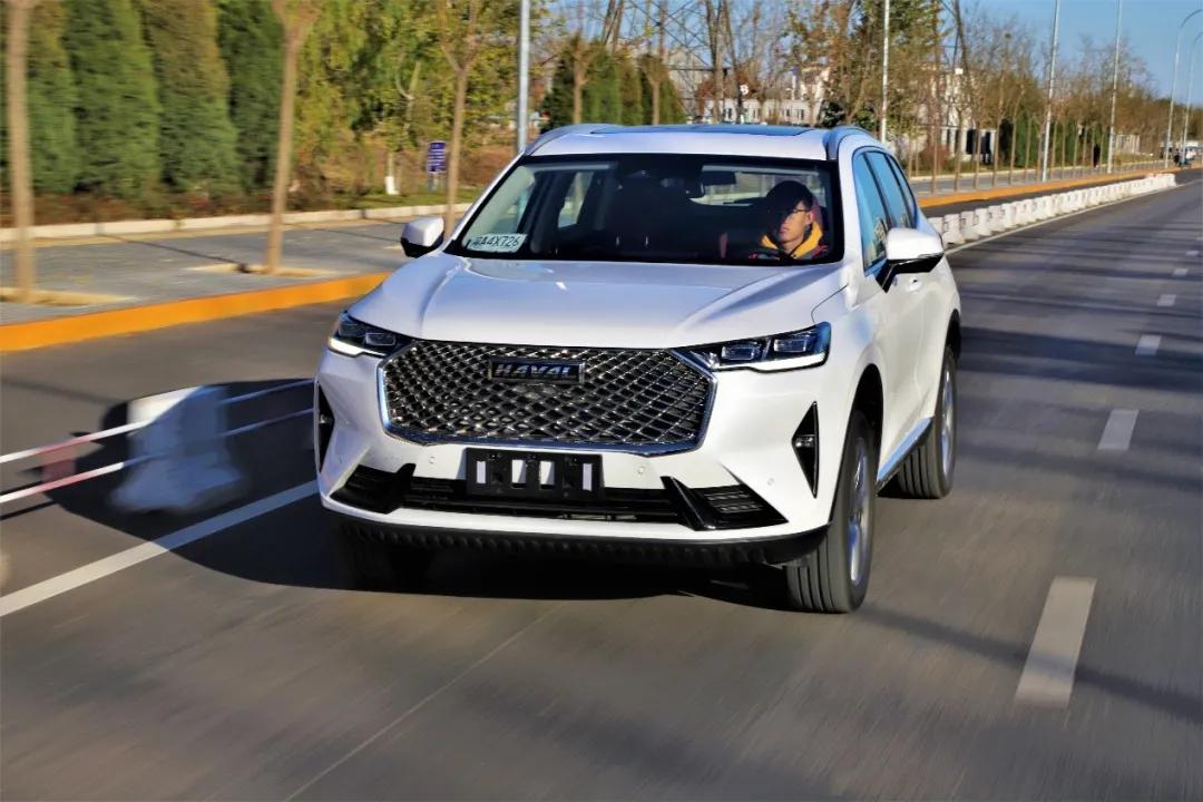 最新款哈弗h6试驾,哈弗h62020款驾驶感受