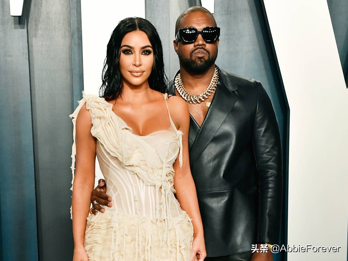 查理兹塞隆名利场,查理兹塞隆洛杉矶红毯着装红与黑