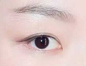 怎样化妆不显老显凶,怎么化妆又丑又自然