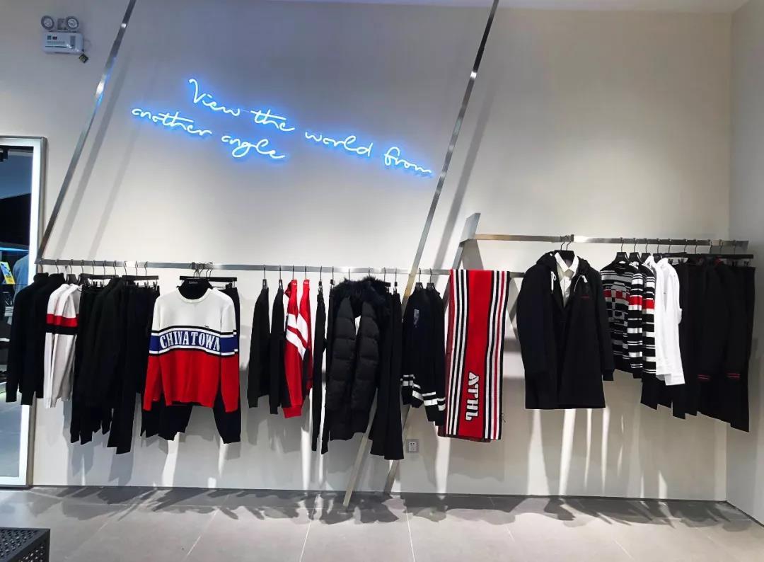 卡宾中国风男装,卡宾男装店铺装修风格