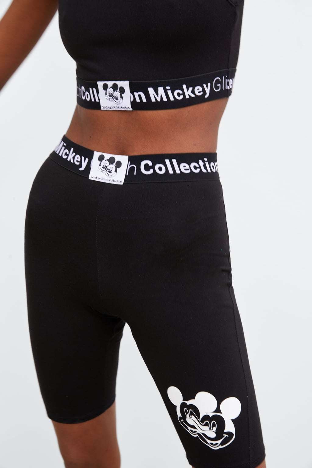 优衣库与kaws联名t恤 (优衣库kaws联名t恤图片)