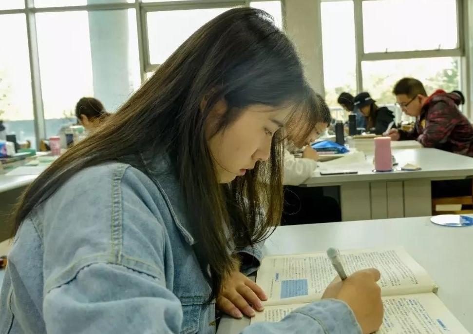 专科吃香的专业就业前景,专科就业前景好工资高的专业