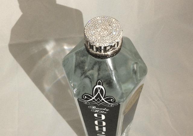 一瓶矿泉水18万,一瓶矿泉水60多亿