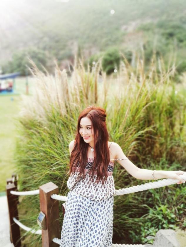 温碧霞年轻的穿搭,温碧霞穿蓬蓬裙