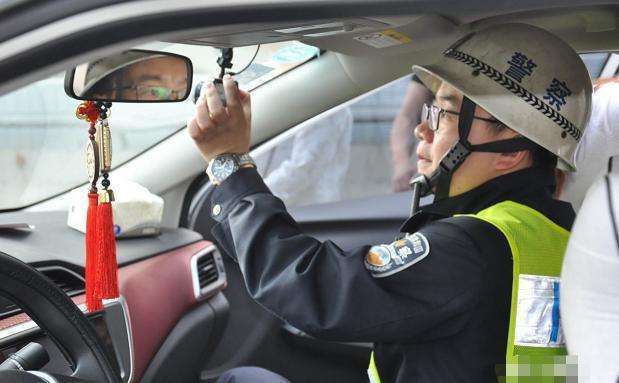 行车记录仪扣12分是怎么回事,汽车安装行车记录仪被扣12分