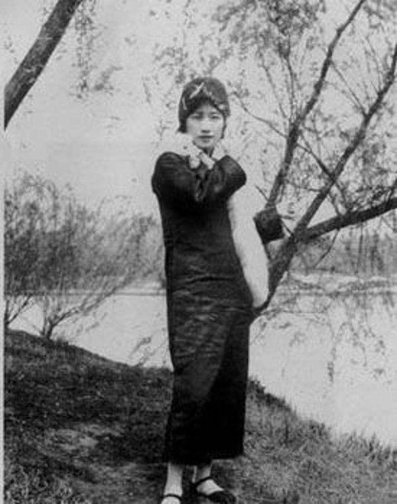 60年代的老上海穿着旗袍婀娜多姿,老上海名媛怎么穿旗袍