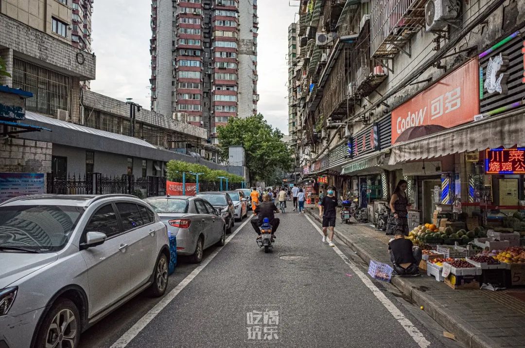 武汉蟹脚面江汉路推荐,武汉有名气的独创蟹脚面