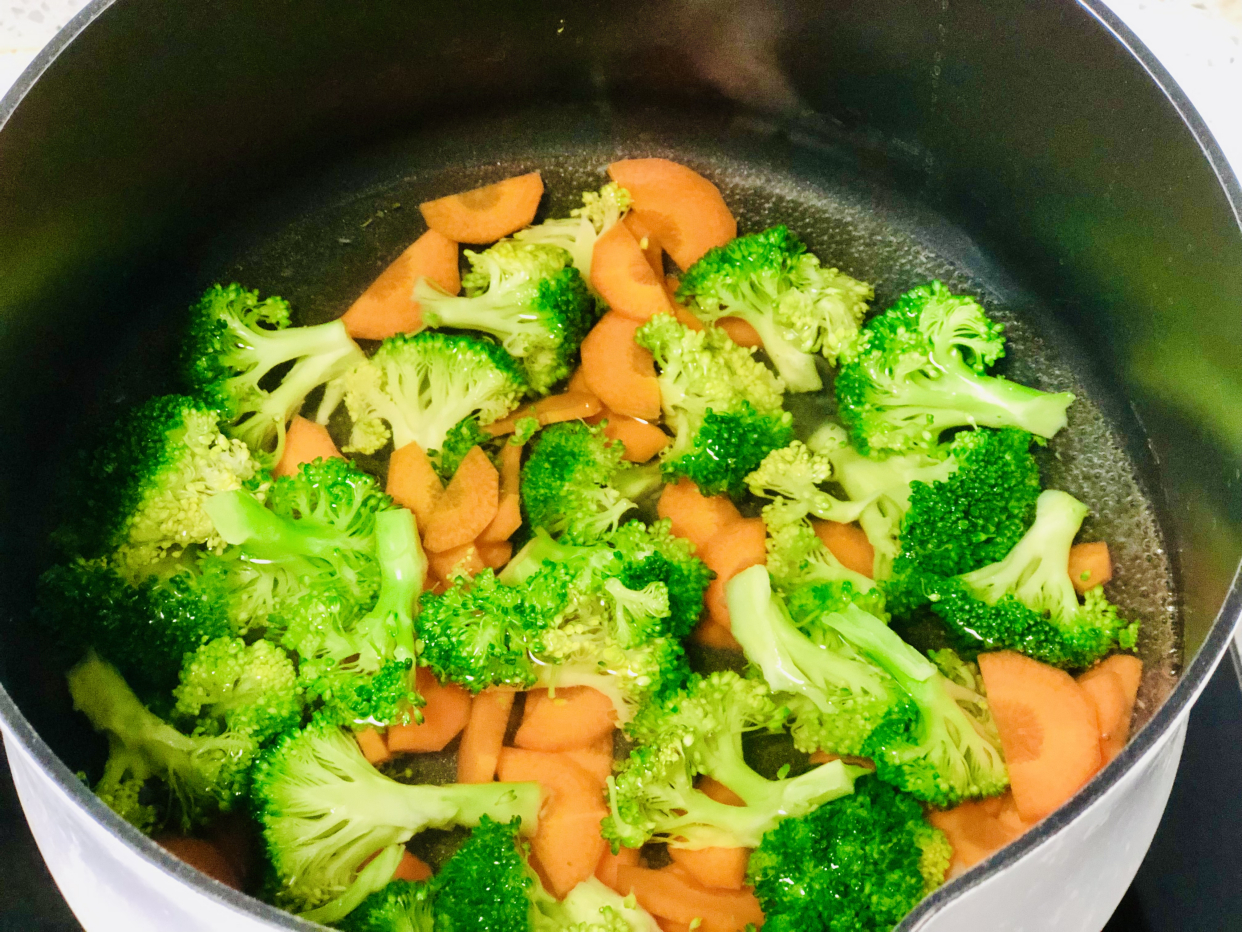 外卖50块的炸鸡自己做能花多少,外卖10元3个鸡腿