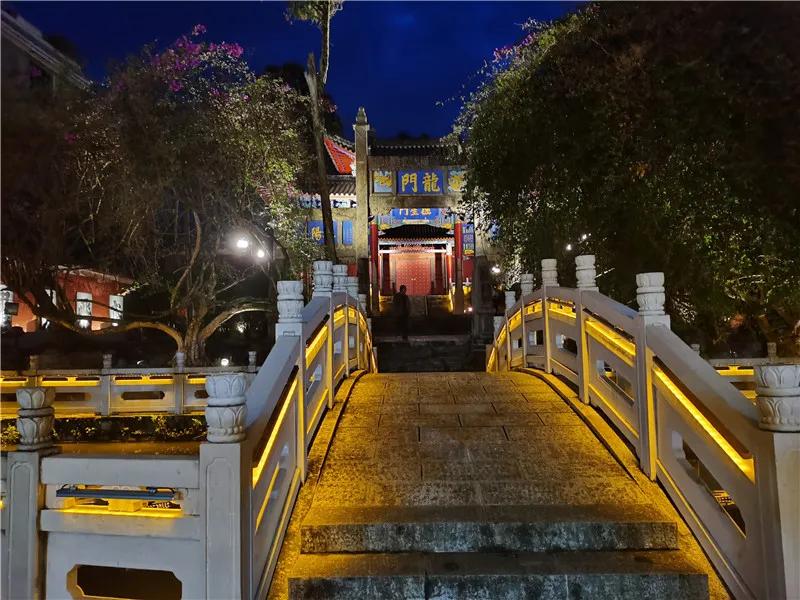 探寻世外桃源,凤庆滇红茶景区