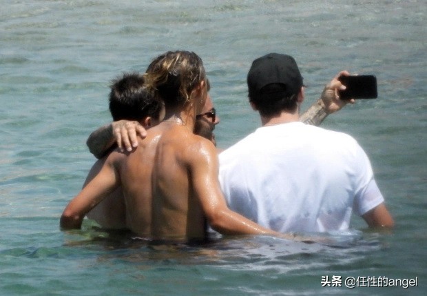 大卫贝克汉姆在英国多受欢迎,大卫贝克汉姆小时照