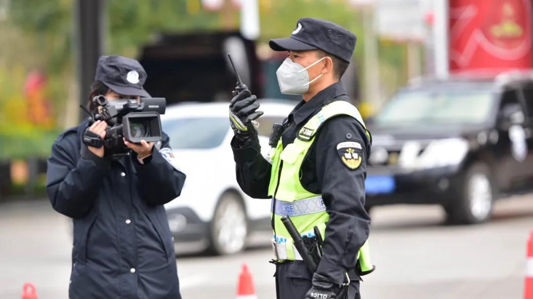 明月装饰了窗谁装饰了你的梦,明月装饰了别人的梦