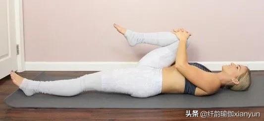 腰骶部疼痛适合什么瑜伽体式,腰部酸痛的瑜伽练法