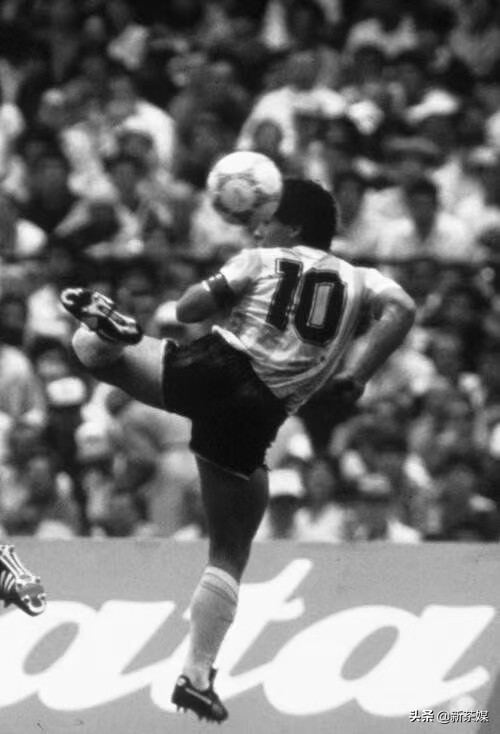 足球马拉多纳打仗,足球马拉多纳的生平