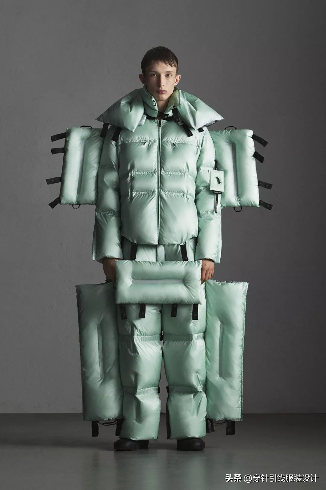 逆天羽绒服设计,moncler羽绒服成毅同款