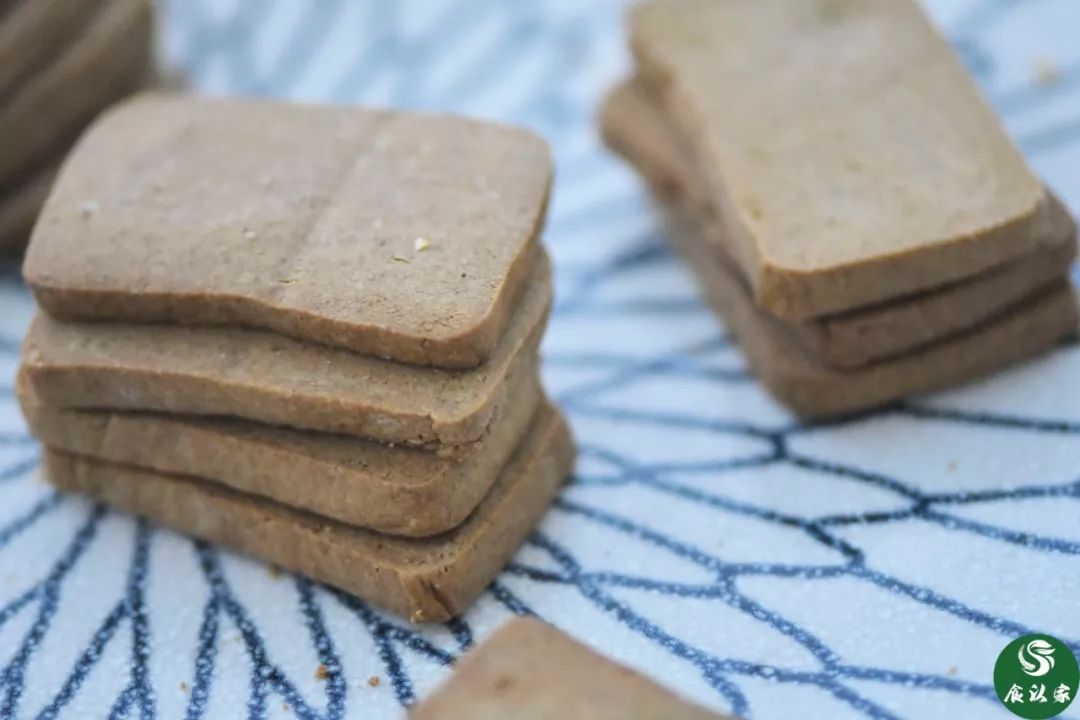 和圣八珍糕饼干,全家都能吃的养血补气粥