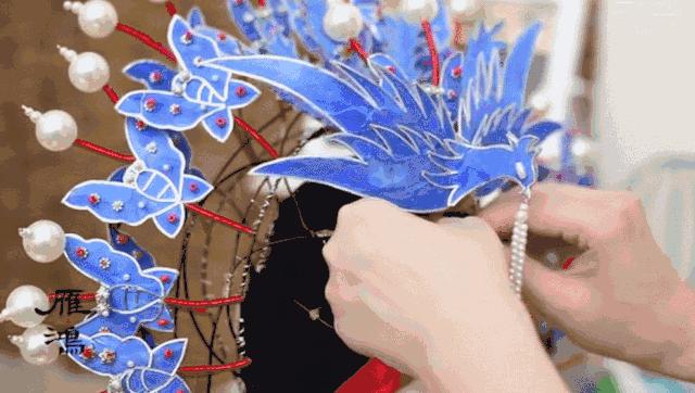 护士小姐用5毛钱的易拉罐，随手一剪猛翻千万倍，网友：手艺牛逼