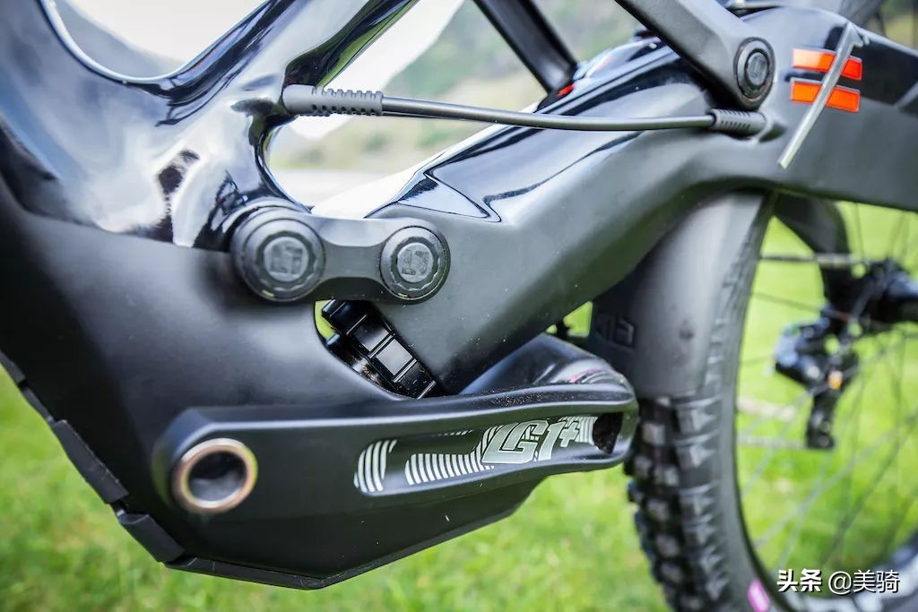 山地车的避震为什么那么硬,山地车有避震就可以为所欲为吗