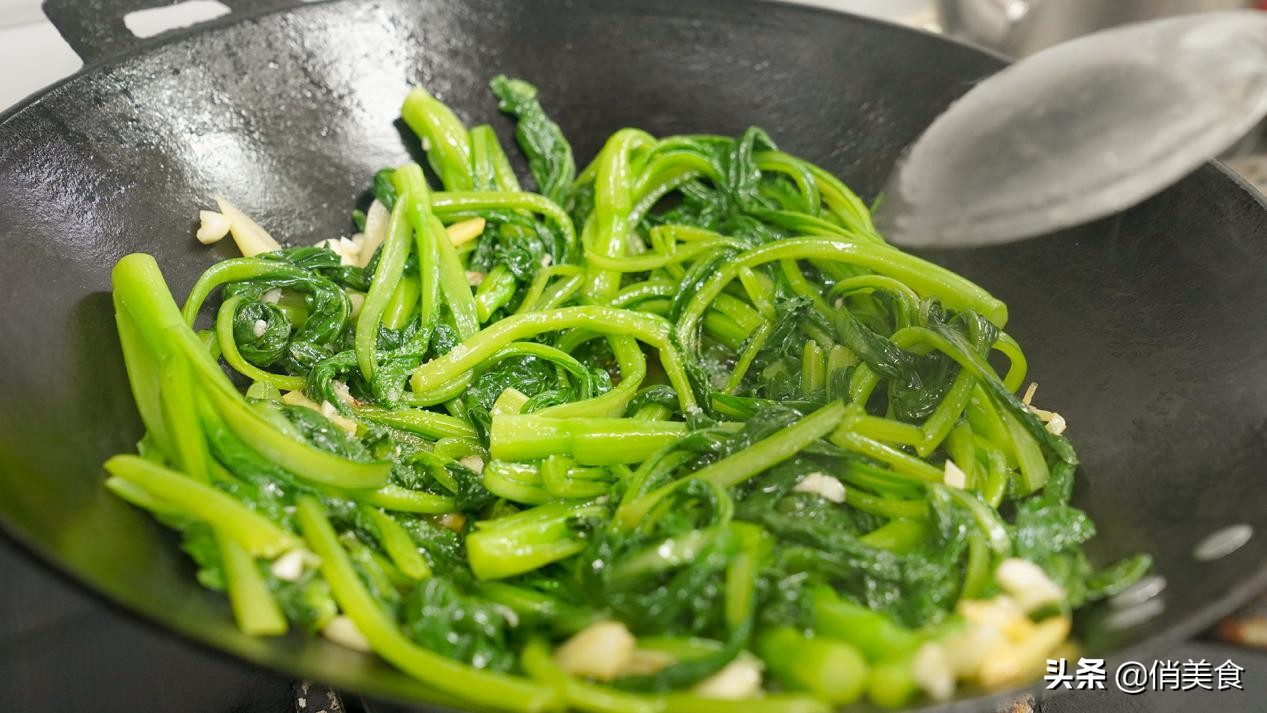 广东菜心上桌的正确方式,菜心怎么做好吃又简单