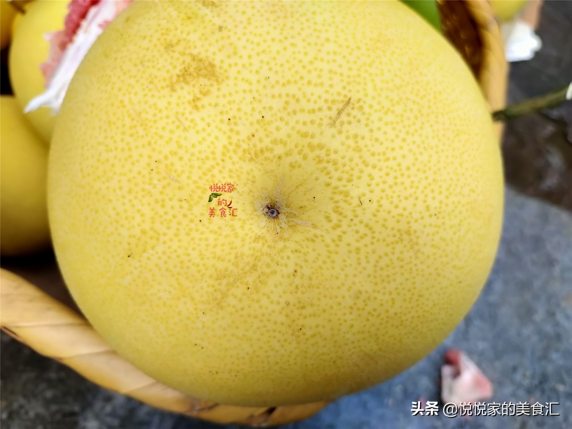 怎样挑柚子才好吃,柚子怎么挑选好吃又多汁