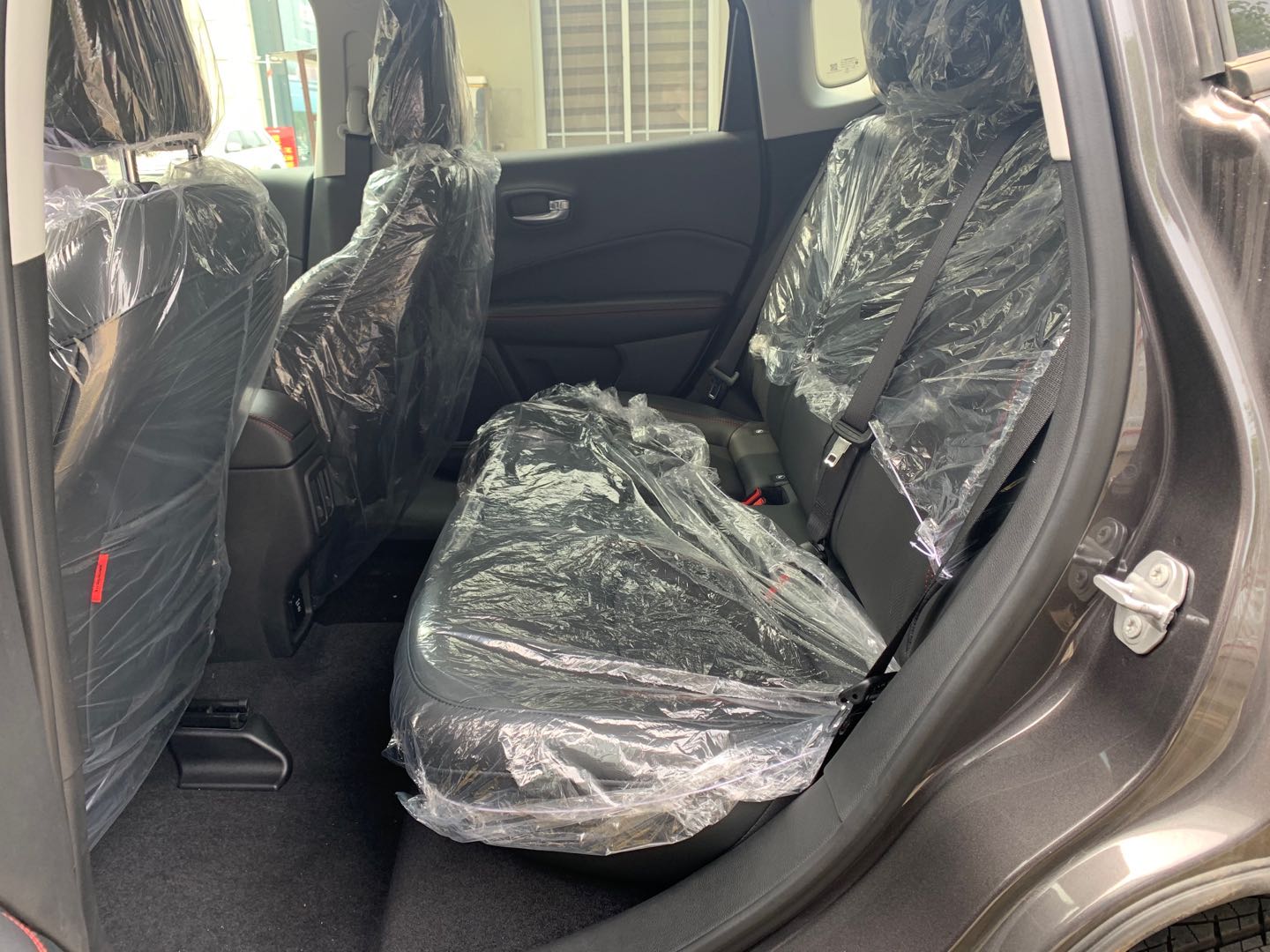 jeep指南者顶配2021,jeep指南者高性能版绕桩测试