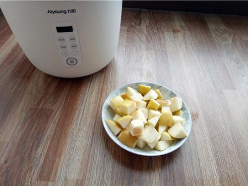 冬天咳嗽煮梨水的正确方法,治咳嗽糖水做法