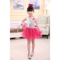 儿科专家:这几种衣服不要再给孩子穿了,有的还会引发“白血病”