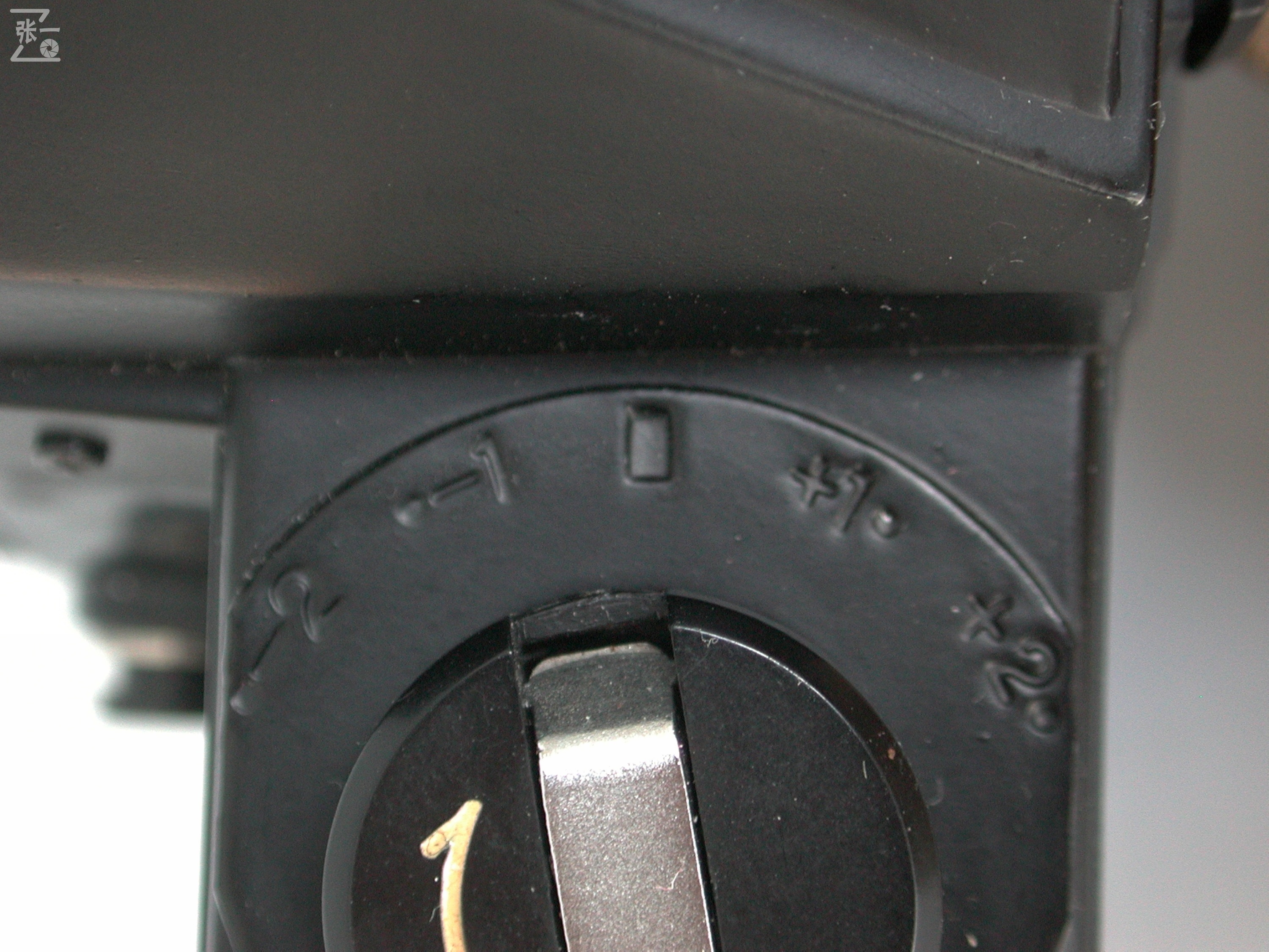 中国哈尔滨照相机厂生产的SEAMADZ2-1单反照相机