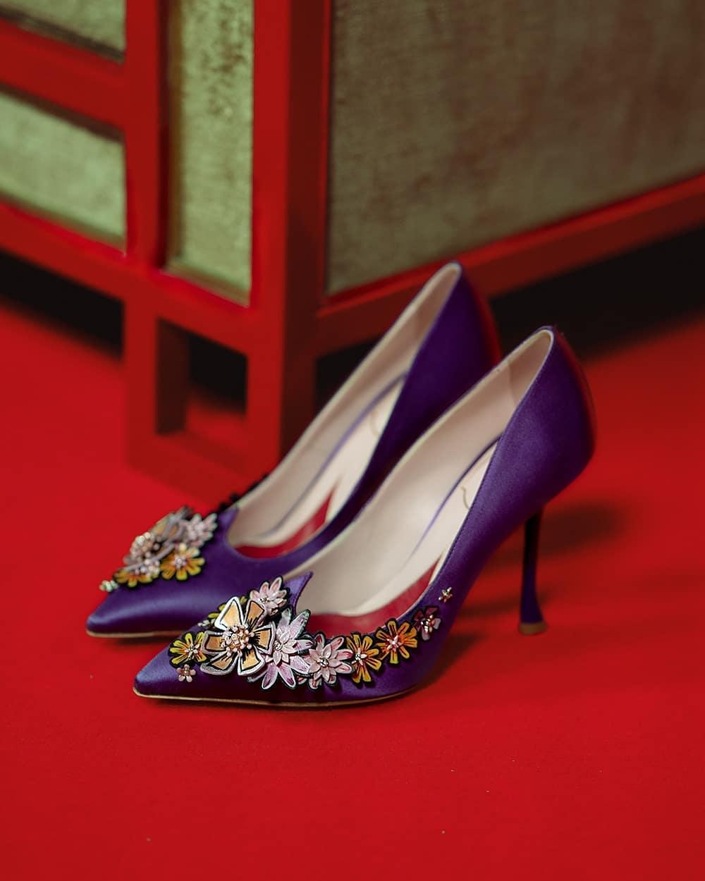 迪丽热巴造型黑色抹胸长裙,迪丽热巴蓝纱裙造型走路