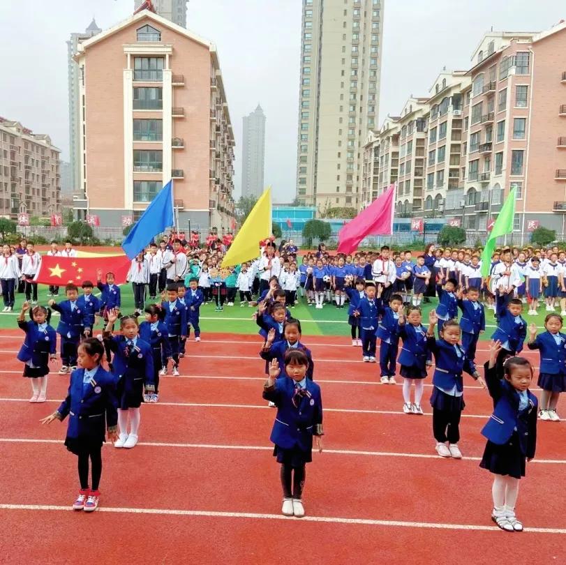 潍坊光正·潍州外国语学校童心向*党**，超越梦想。2021年秋季运动会掠影