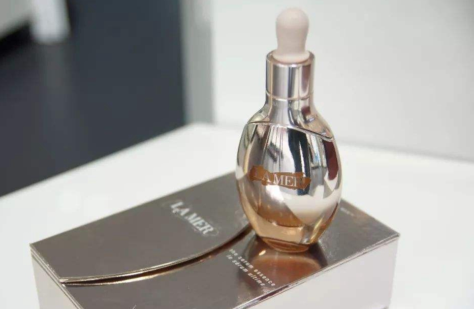 哪款精华液抗老最好,抗老精华20岁使用改善细纹