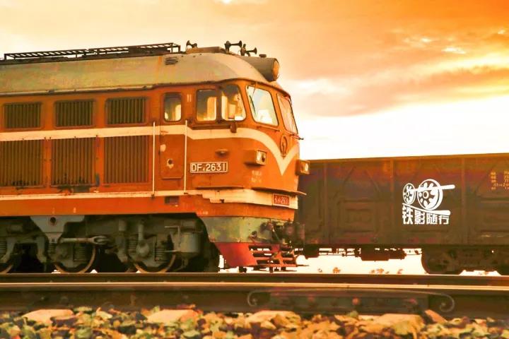 铁影|大漠铁魂——嘉策铁路运转记