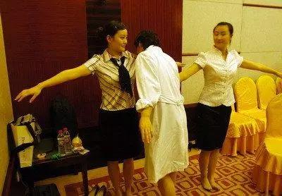 空姐体检是男人检查吗,空姐每年都要体检吗