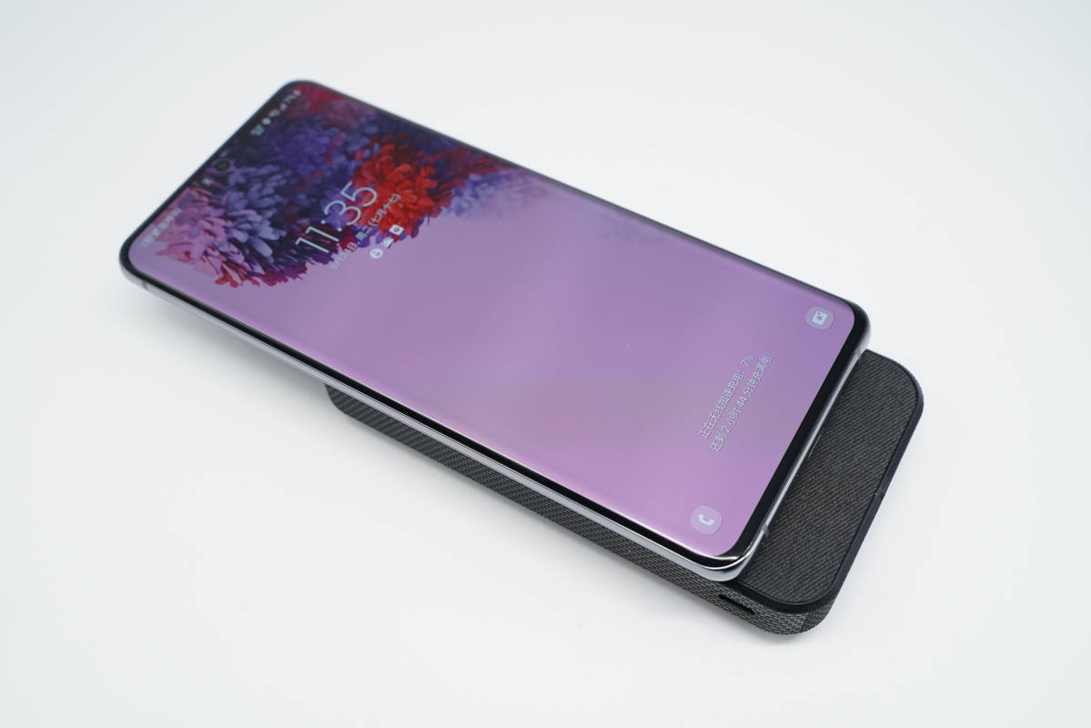 mophiepowerstationwirelessxl评测,苹果对比anker磁吸充电宝