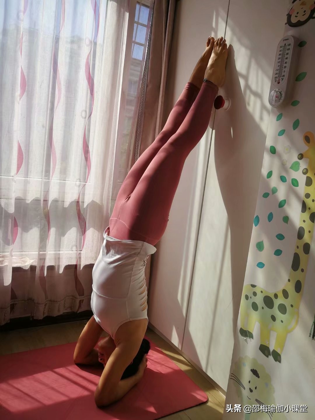 瑜伽头肘倒立技巧练习步骤,瑜伽头倒立注意事项