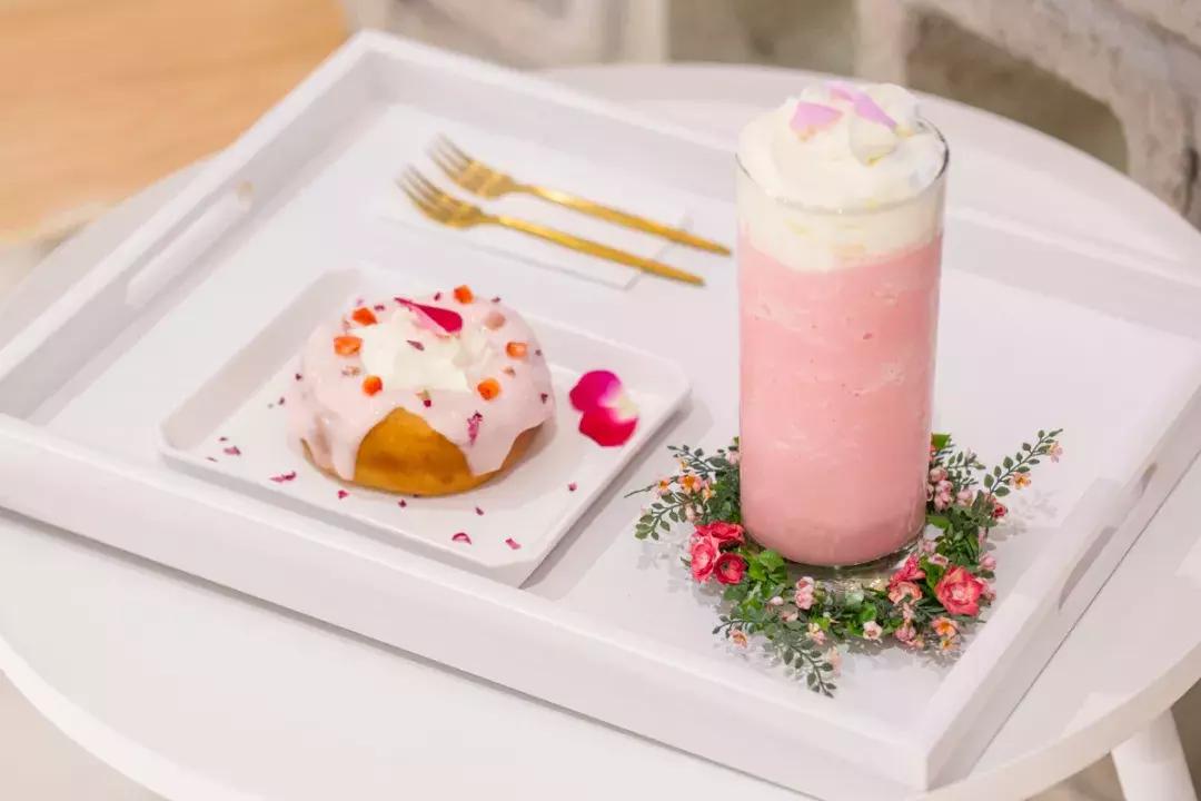 撩炸日韩少女心！风靡韩国的「花草系」咖啡店，韩国明星都爱去！