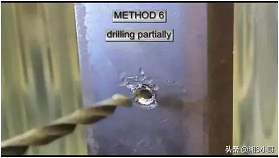 修车螺丝断了怎么取,修车时很紧的螺丝怎么拧下来