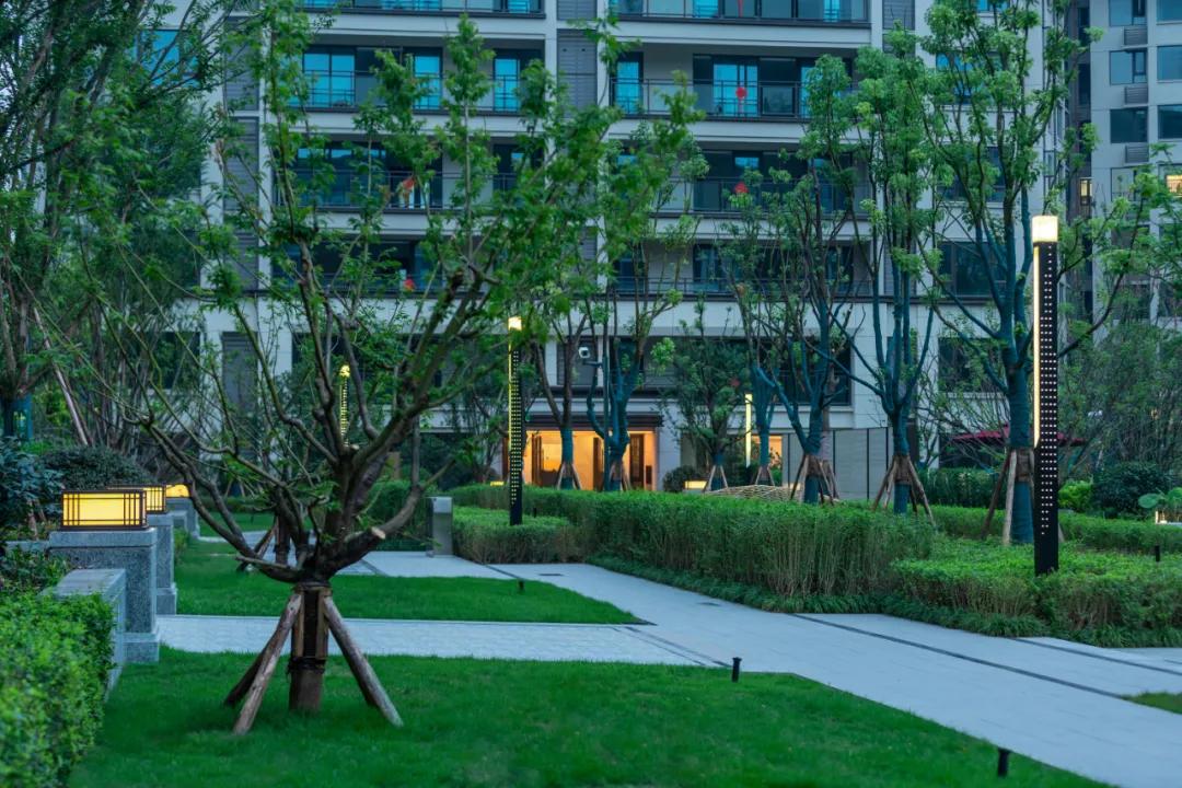 万科金开悦府,万科金开悦府高压线