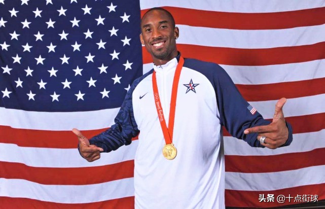 科比穿8号和24号的原因,科比的巅峰时期是八号还是24号