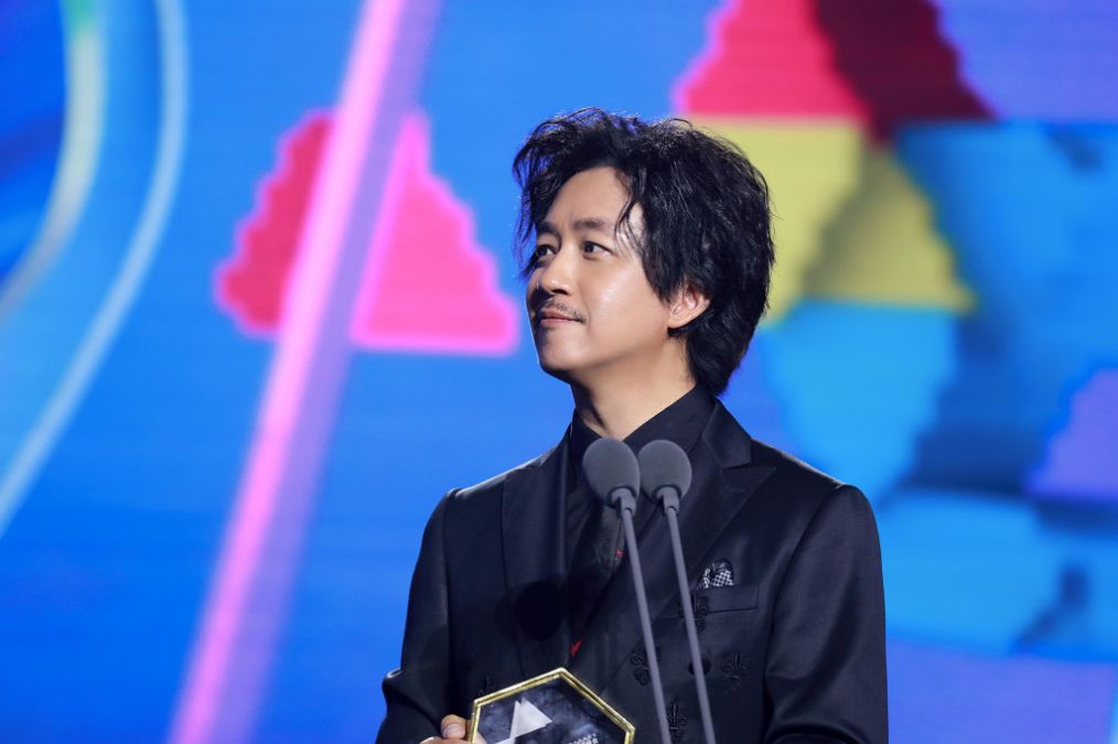 潘粤明再续经典新剧引发网友热议,沉寂多年潘粤明中年逆袭