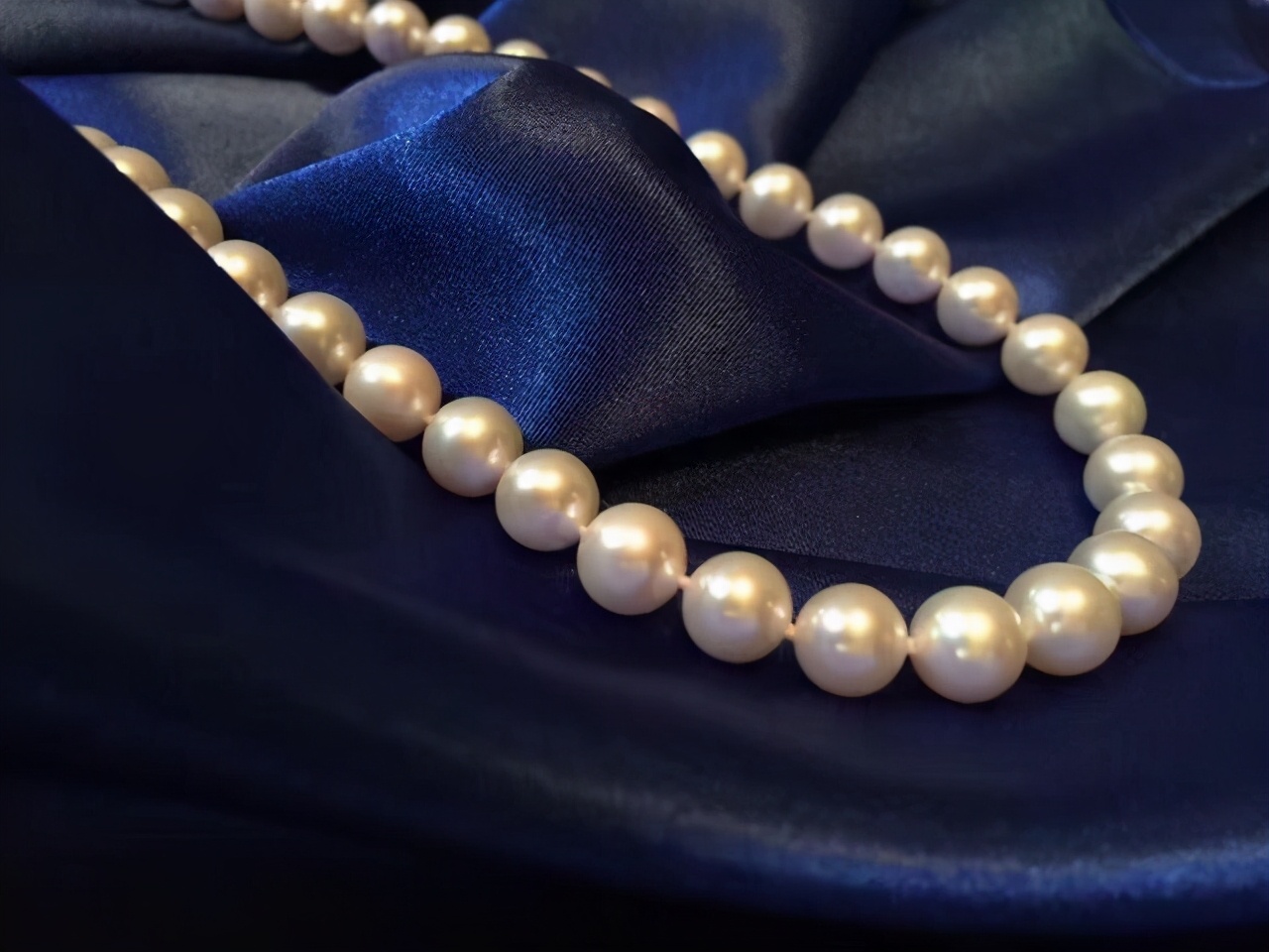 珠宝玉石水晶文玩知识,玉石文玩与收藏的区别