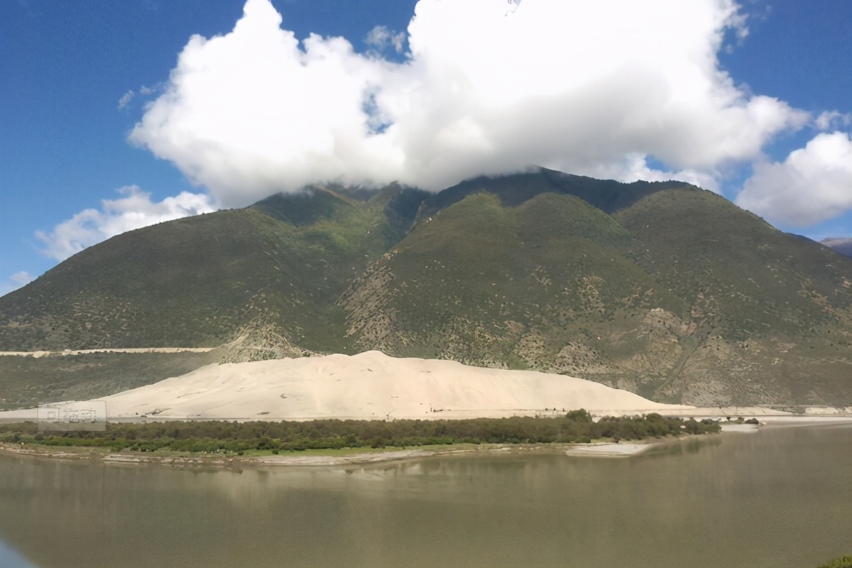 雅鲁藏布大峡谷人间天堂,西藏朝圣之旅打卡雅鲁藏布大峡谷