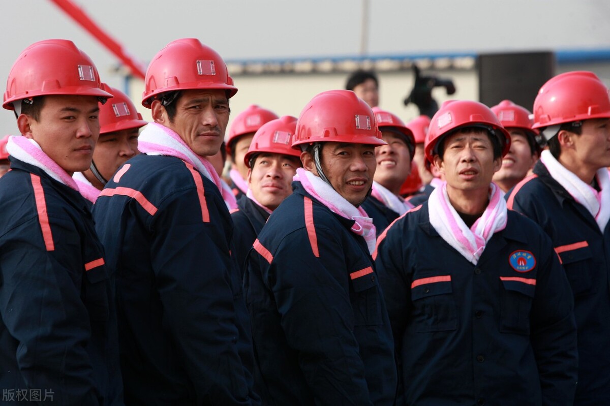 身份低微的采矿工程师,在国外却是炙手可热,甚至当上了总统