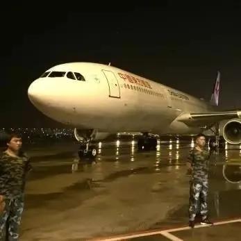 撤侨飞机的真实感受,中国飞机撤侨完整视频